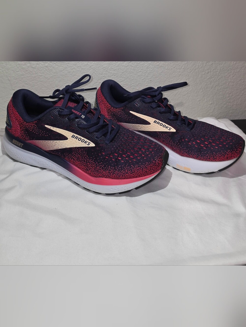 Brooks Ghost 16 Women's Running Shoes - Size 8.5 Medium B - Peacoat/Raspberry